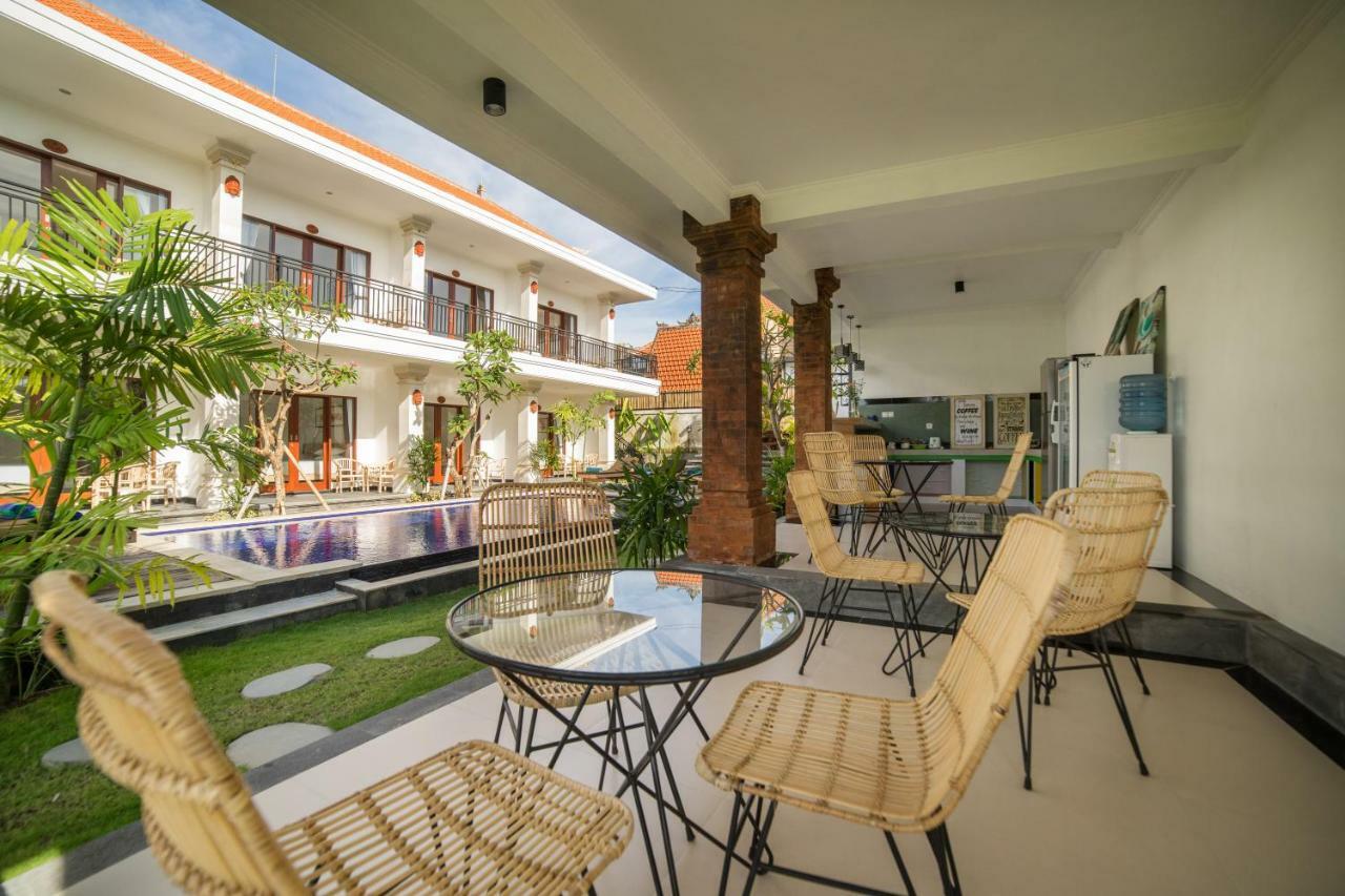 Lila Loka Homestay Canggu Buitenkant foto